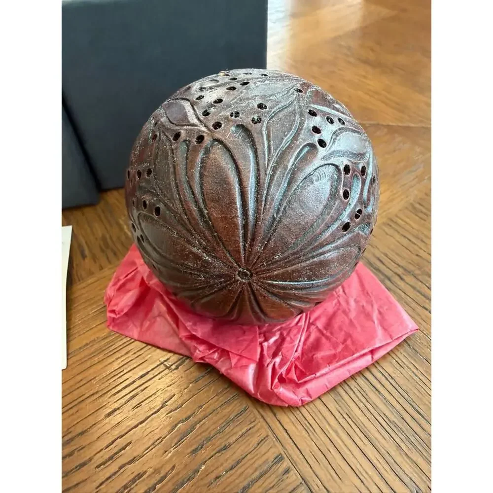 Elegant and rare L'Artisan Parfumeur La Boule d'Ambre (Amber Ball) diffuser.